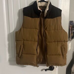 Men's The American Outdoorsman two-tone Brown Puffer Vest
